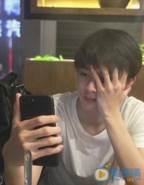 雙世寵妃2流觴是誰演的？流觴扮演者陳宥維個人資料、寫真及生活照欣賞