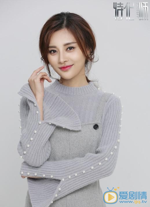 特化師曝最新海報 張丹峰譚松韻置身童話城堡