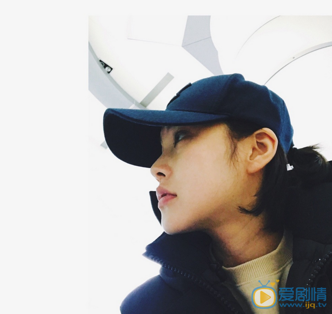 雞毛飛上天邱岩是誰演的？邱岩扮演者張佳寧個人資料及生活寫真照欣賞