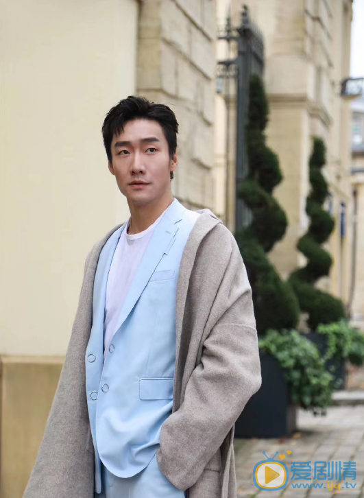 張傲月個人資料簡介 張傲月演藝經歷 張傲月帥氣寫真圖片