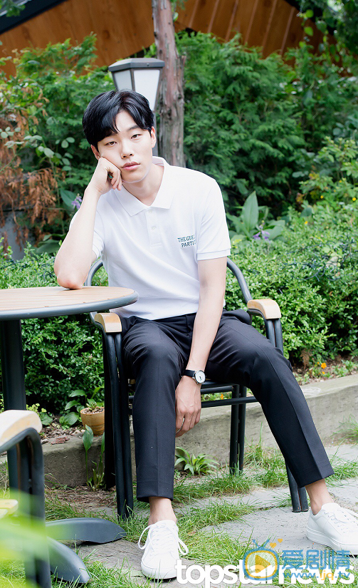 柳俊烈個人經歷及家庭背景   柳俊烈寫真   柳俊烈個人資料簡介