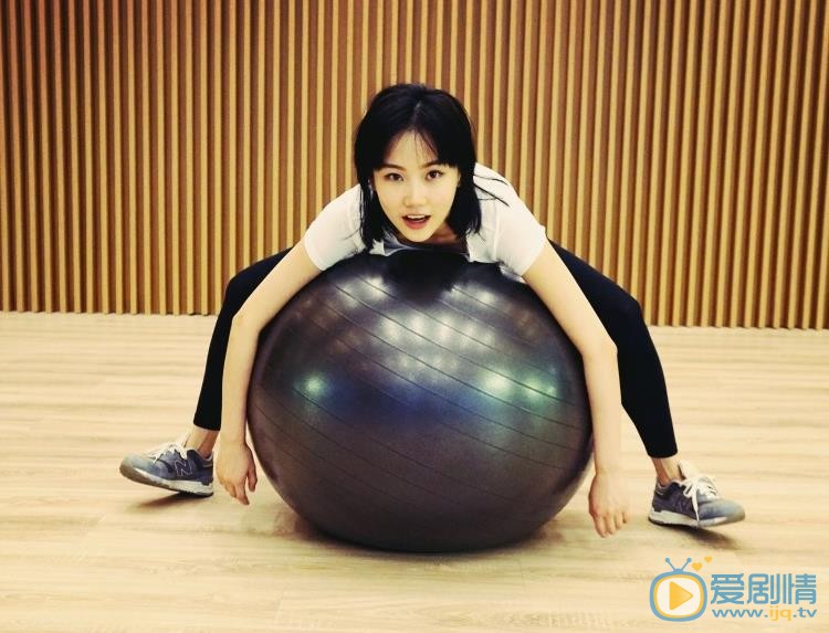 黃齡個人資料簡介 黃齡生活照