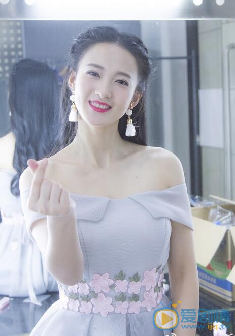 奇葩大會美女吳丹尼是誰？美女吳丹尼個人資料介紹