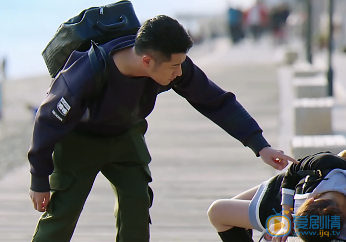 結婚為什麼大蝦任重背的包是什麼牌子的？任重同款包包介紹