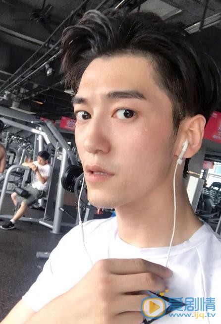 路從今夜白遲濮是誰演的？路從今夜白遲濮扮演者張鈞然個人資料、寫真及生活照欣賞