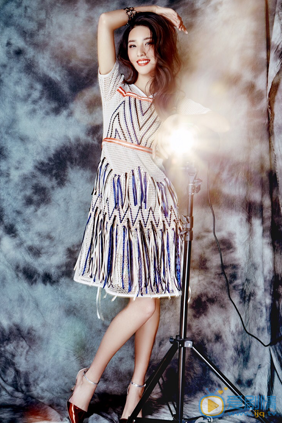  微微一笑很傾城孟逸然是誰扮演的？孟逸然扮演者馬春瑞個人資料及寫真生活照欣賞