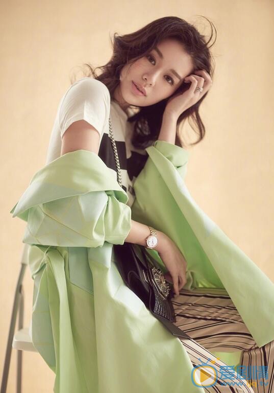 那年花開月正圓胡詠梅是誰演的?胡詠梅扮演者胡杏兒個人資料及生活寫真照欣賞