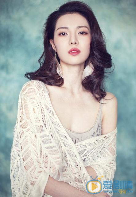 鍾楚曦個人資料簡介 鍾楚曦寫真