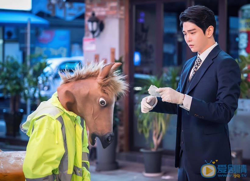 先熱情地清掃吧劇照 先熱情地清掃吧是根據小說改編的嗎？根據哪部小說改編的？講述了什麼故事？