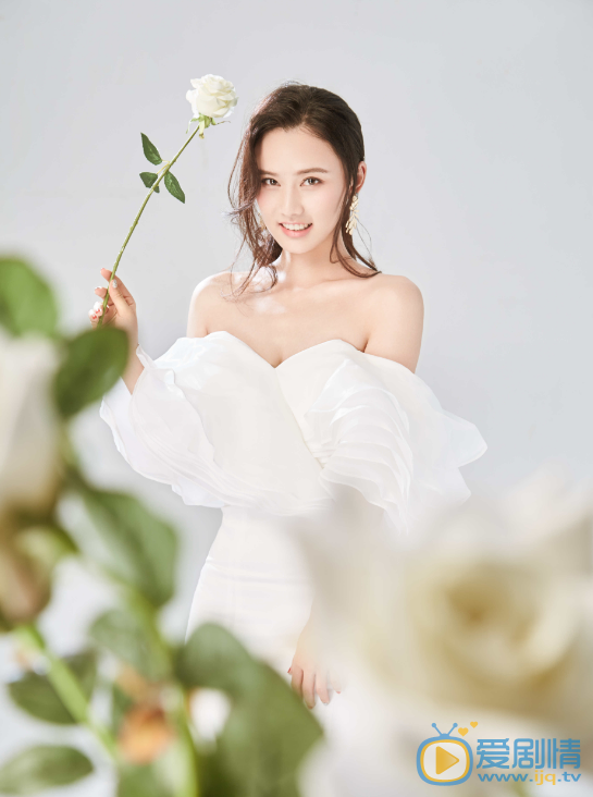 苑立若心個人資料簡介 苑立若心演藝經歷 苑立若心唯美寫真