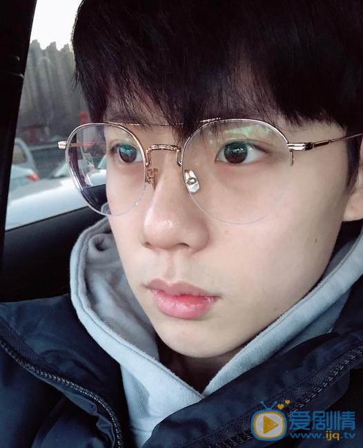 老男孩周洲是誰演的？老男孩周洲扮演者周奇個人資料、寫真及生活照欣賞