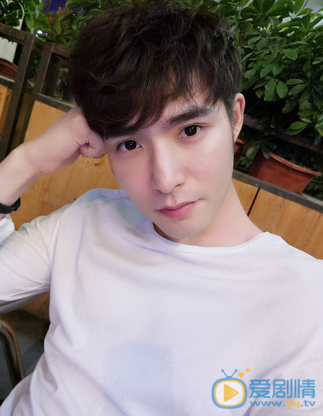 一粒紅塵顧毅然是誰演的?顧毅然扮演者李思陽個人資料及寫真照欣賞