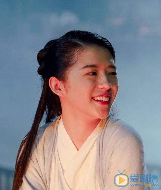 何藍逗個人資料簡介 何藍逗《降龍大師》劇照