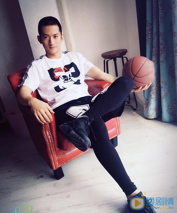 那年花開月正圓吳澤是誰演的?吳澤扮演者張天陽個人資料及生活寫真照欣賞