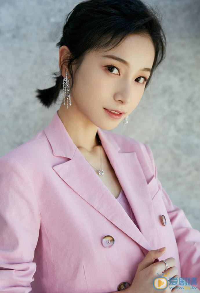 皓鑭傳殷小春是誰飾演的？殷小春扮演者姜梓新個人資料、寫真及生活照欣賞