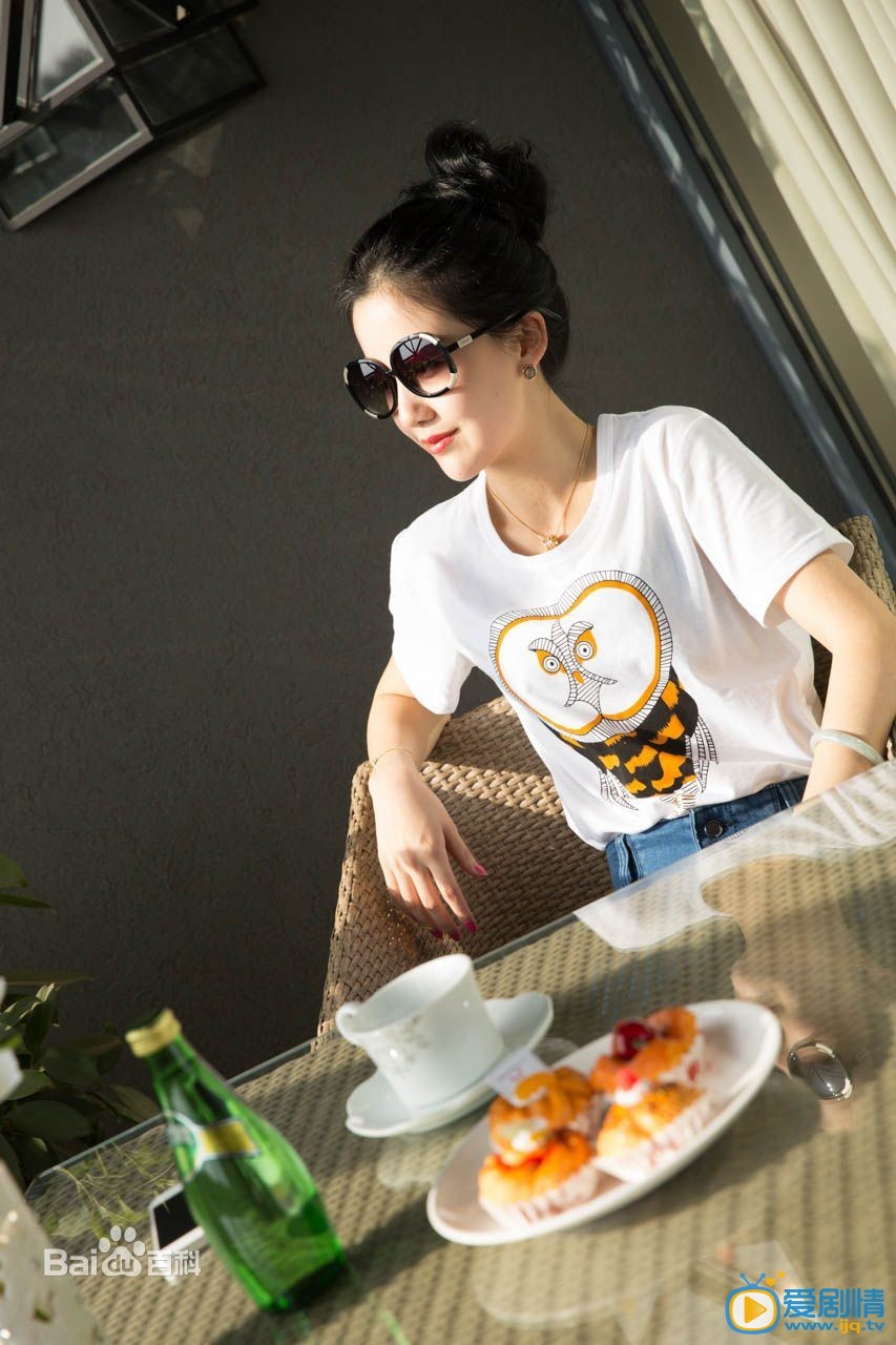   老闆來了胡娜是誰扮演的 胡娜演過哪些電視劇 胡娜性感寫真匯集