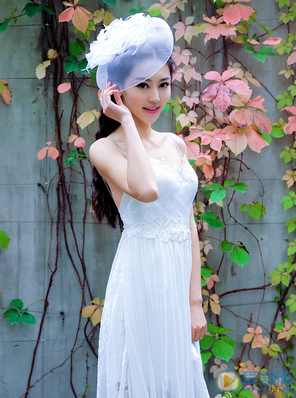 三生三世十里桃花素錦是誰演的？素錦扮演者黃夢瑩個人資料簡介