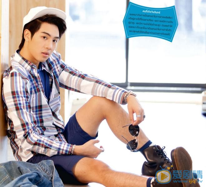 White個人資料簡介 White寫著