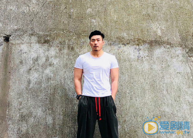 胡博個人資料簡介 胡博早年經歷 胡博 寫真