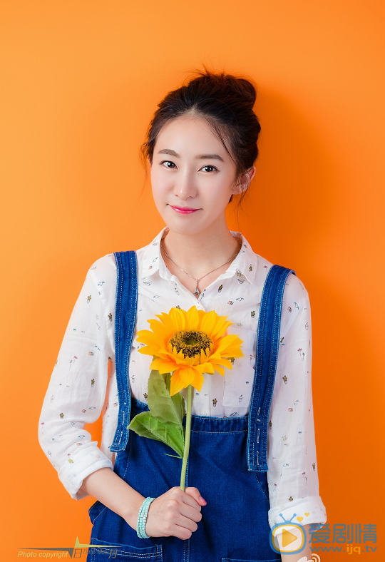 殷果兒個人資料簡介 殷果兒圖片生活照 殷果兒家庭背景及個人經歷介紹