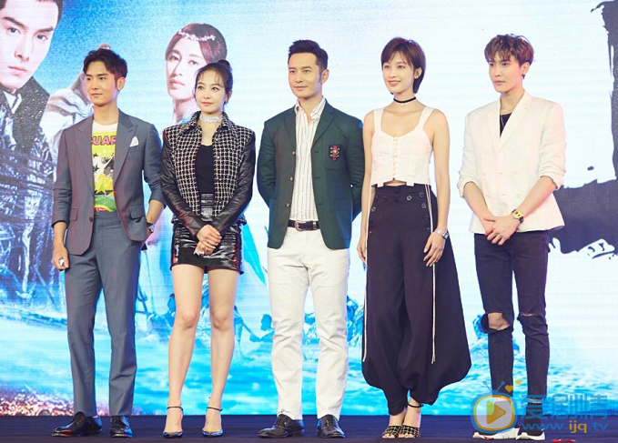 上古情歌開播發布會 宋茜穿超短裙大長腿搶鏡