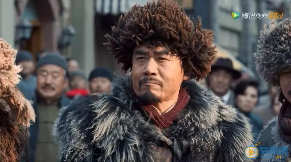 老酒館主要講述了什麼故事？