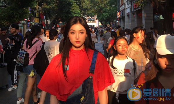 李雨露生活照圖片 李雨露圖片