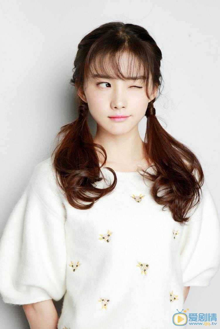 新生代女演員王俞個人資料簡介 王俞寫真生活照