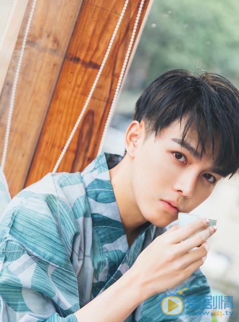 雙世寵妃墨靖軒是誰演的？雙世寵妃墨靖軒扮演者王浩歌個人資料、寫真及生活照欣賞