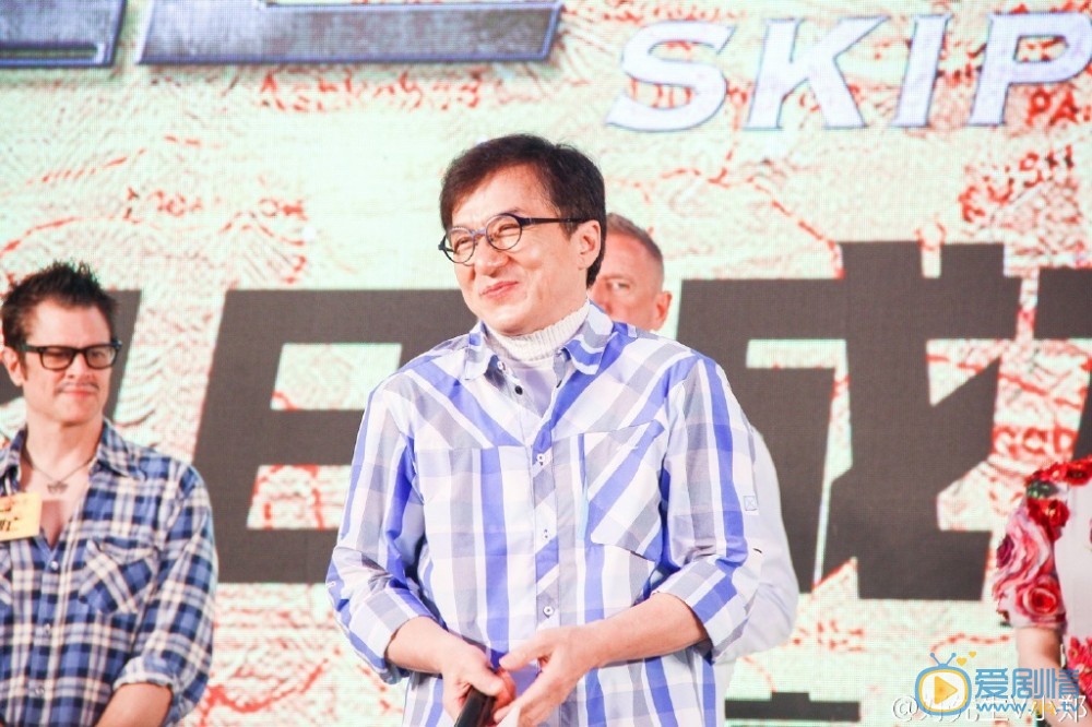 電影絕地逃亡在京舉行首映 范冰冰贊成龍大哥暖男小太陽 絕地逃亡劇情介紹