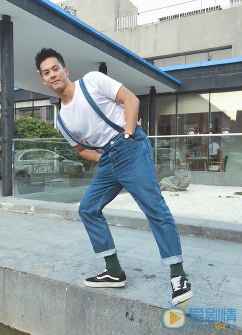 許你浮生若夢許星程是誰演的？許星程扮演者朱鑒然個人資料、寫真及生活照欣賞