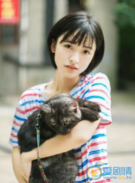 致我們單純的小美好陳小希是誰演的？陳小希扮演者沈月個人資料、寫真及生活照欣賞