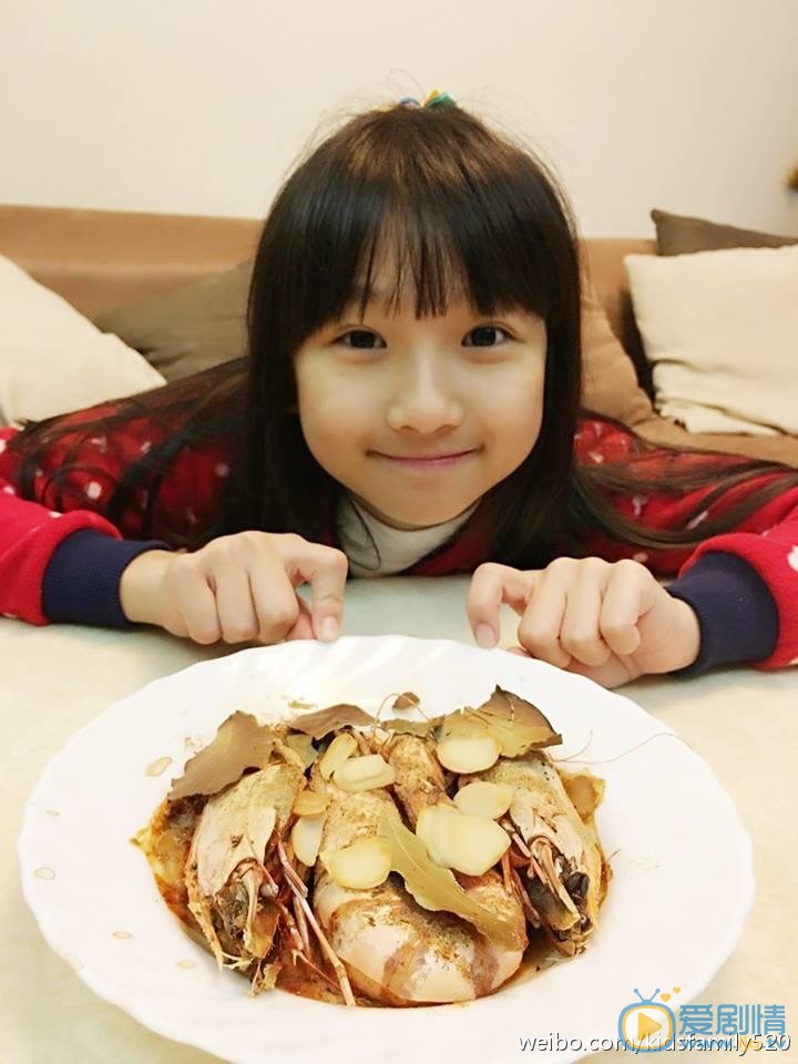 檸檬初上妙妙扮演者謝語恩寫真及生活照欣賞