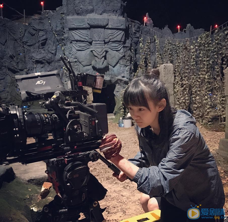 愛情進化論賈小美是誰飾演的？賈小美扮演者梁寶羚個人資料、寫真及生活照欣賞