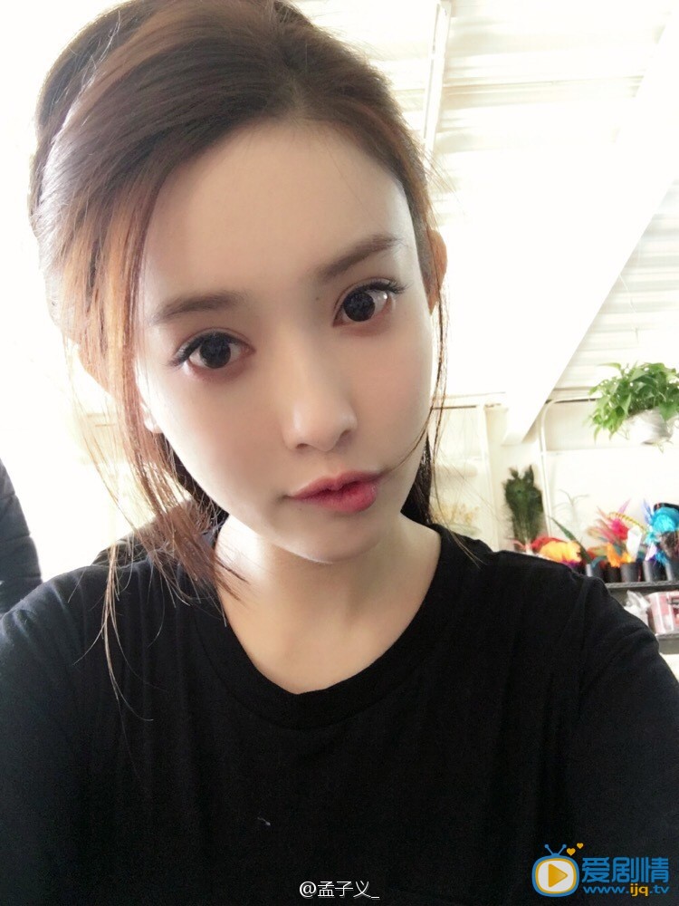 武神趙子龍石硯扮演者孟子義寫真及生活照欣賞