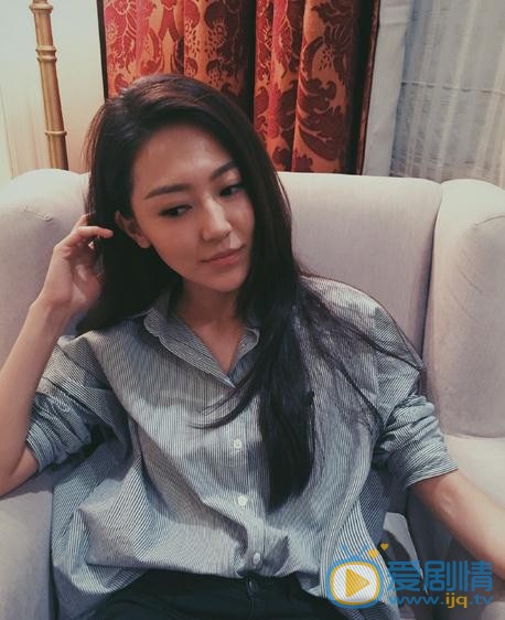 醉玲瓏朵霞是誰演的？醉玲瓏朵霞扮演者黃夢瑩個人資料、寫真及生活照