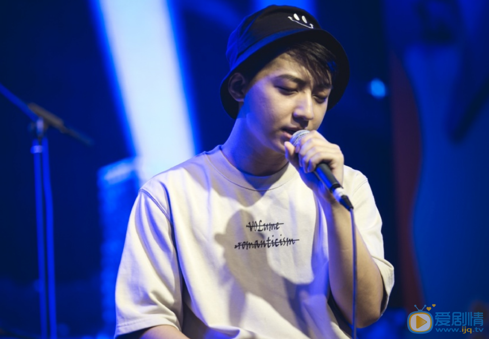 楊承熹個人資料簡介 楊承熹演藝經歷 楊承熹舞台演唱照片