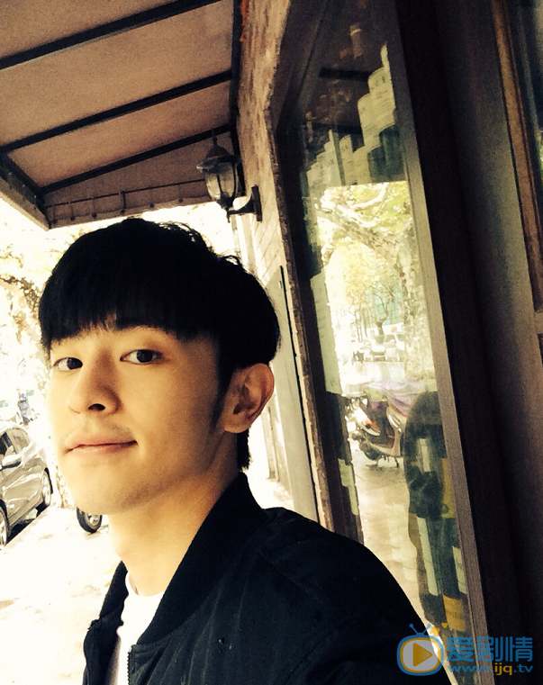 歡樂頌2謝童是誰演的？謝童扮演者鄧倫個人資料生活寫真照欣賞