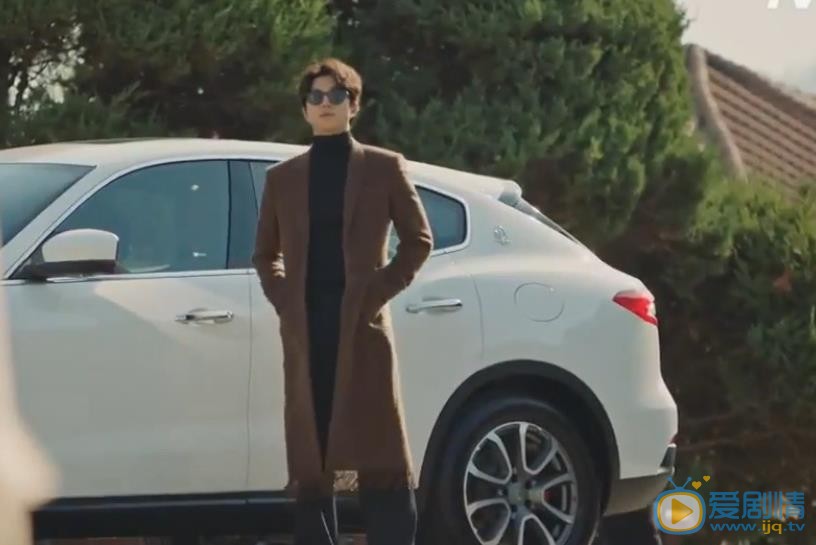 鬼怪中金信開的車是什麼牌子 國內市場價多少