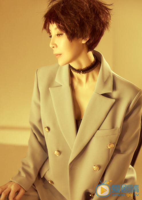 風再起時秦芳是誰演的？秦芳扮演者岳秀清個人資料、寫真及生活照欣賞