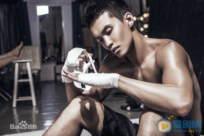 政委中余庚揚的扮演者是誰？余庚揚扮演者王冠個人資料簡介