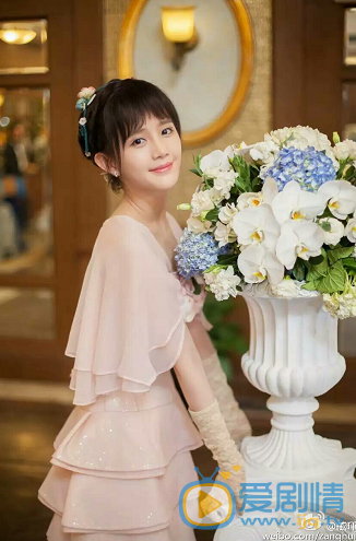 半妖傾城中聶傾心的扮演者是誰？聶傾心扮演者成梓寧個人資料及寫真生活照欣賞