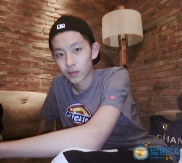 我才不會被女孩子欺負呢舒哲是誰演的？舒哲扮演者楊景誠個人資料、寫真及生活照欣賞