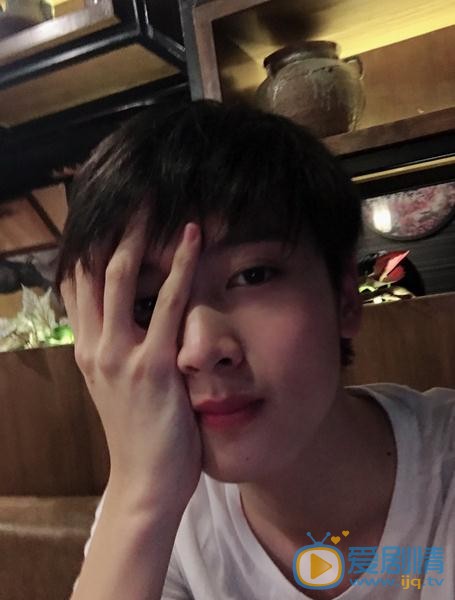 雙世寵妃2流觴是誰演的？流觴扮演者陳宥維個人資料、寫真及生活照欣賞