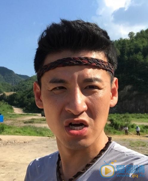 親愛的她們景灝是誰演的？景灝扮演者錢泳辰個人資料、寫真及生活照欣賞