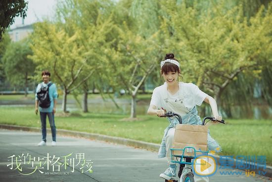 我的莫格利男孩莫格利和儲時是什麼關係？