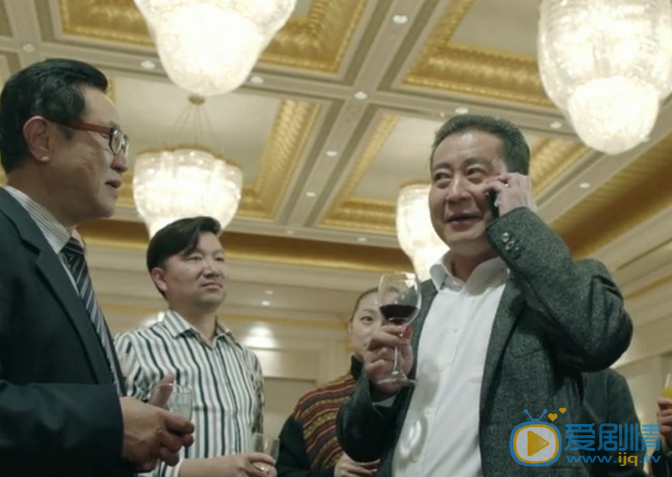  人民的名義給丁義診打電話通風報信的人是誰？丁義診貪污幕後指使人是誰？