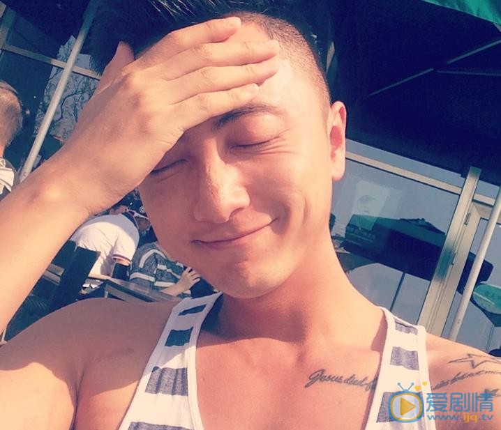 警犬來啦梁粵扮演者賈景暉個人資料、寫真生活照