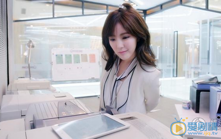 繁星四月李寶英是誰演的？李寶英扮演者趙奕歡個人資料生活私照欣賞