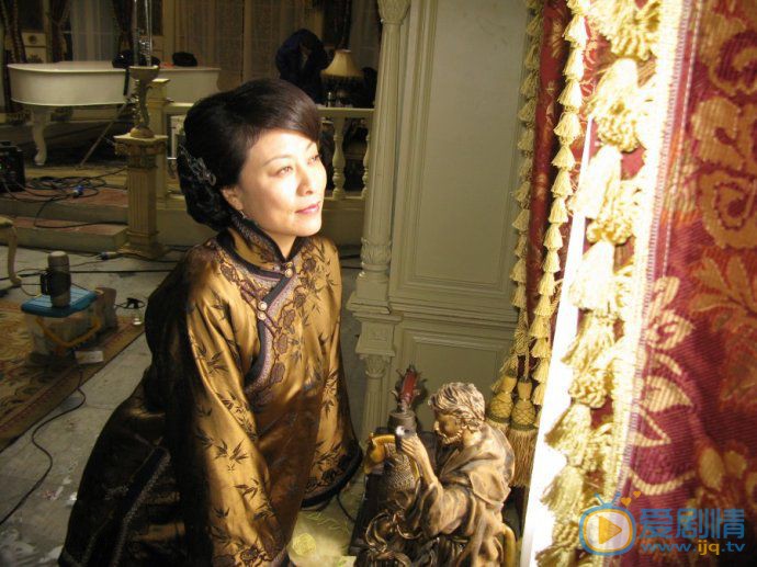 岳紅個人資料簡介 岳紅個人經歷 岳紅寫真圖片